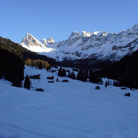 Hotel El Geiger Pozza di Fassa Exterior photo