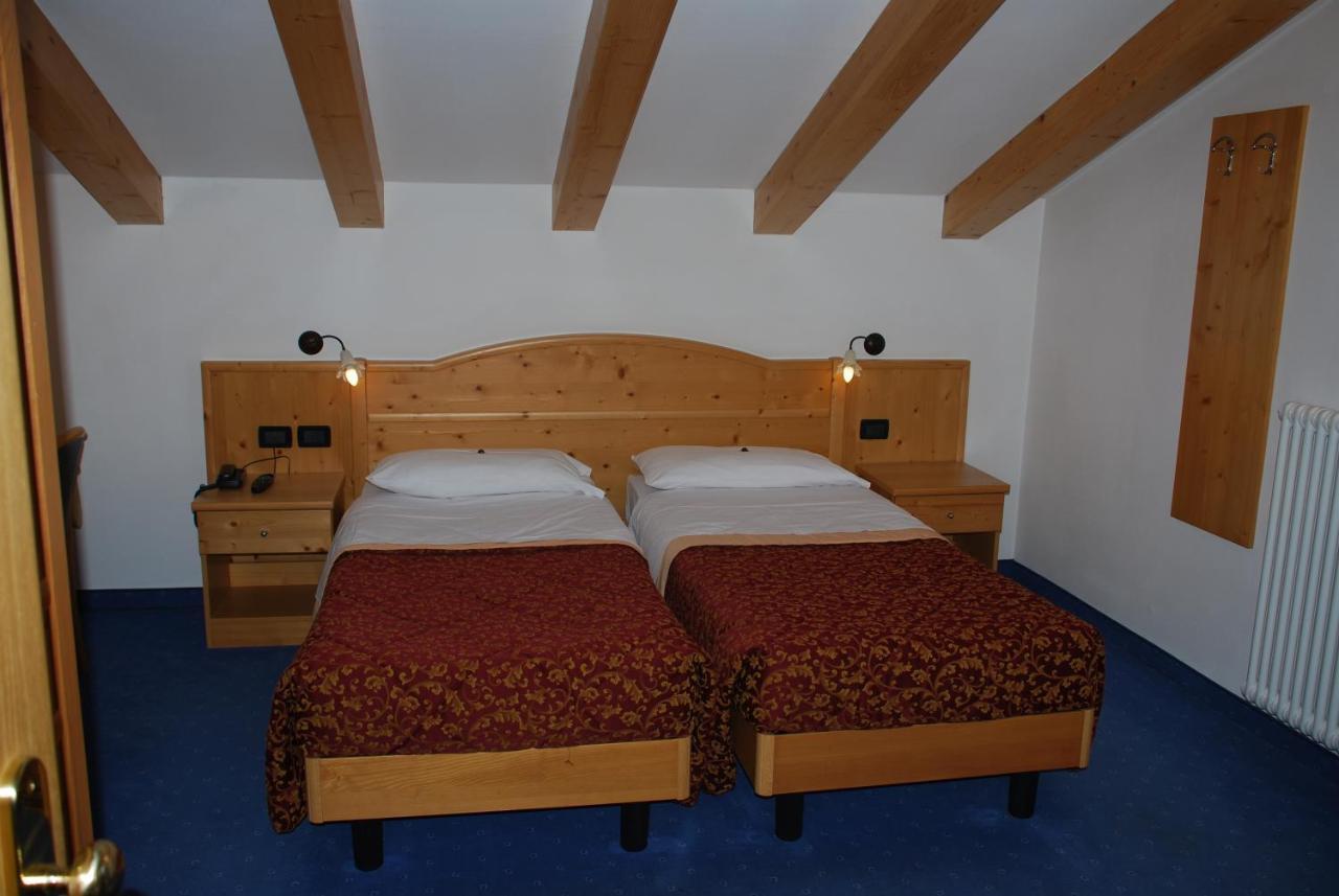 Hotel El Geiger Pozza di Fassa Room photo